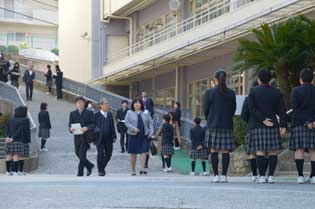 新入生と保護者の投稿の様子