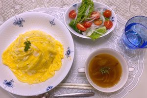 ・オムライス(ライスに玉ねぎを利用) ・玉ねぎスープ ・オニオンサラダ