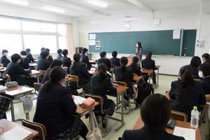 卒業生を囲む会