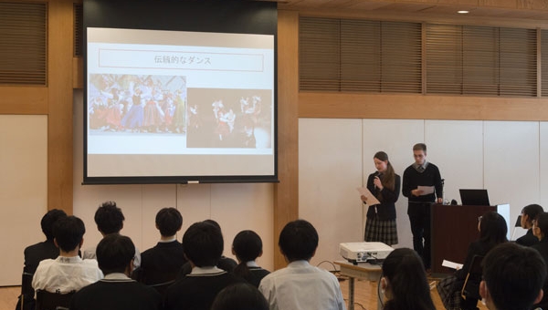 中学1・2年生とリガ文化学校の交流会